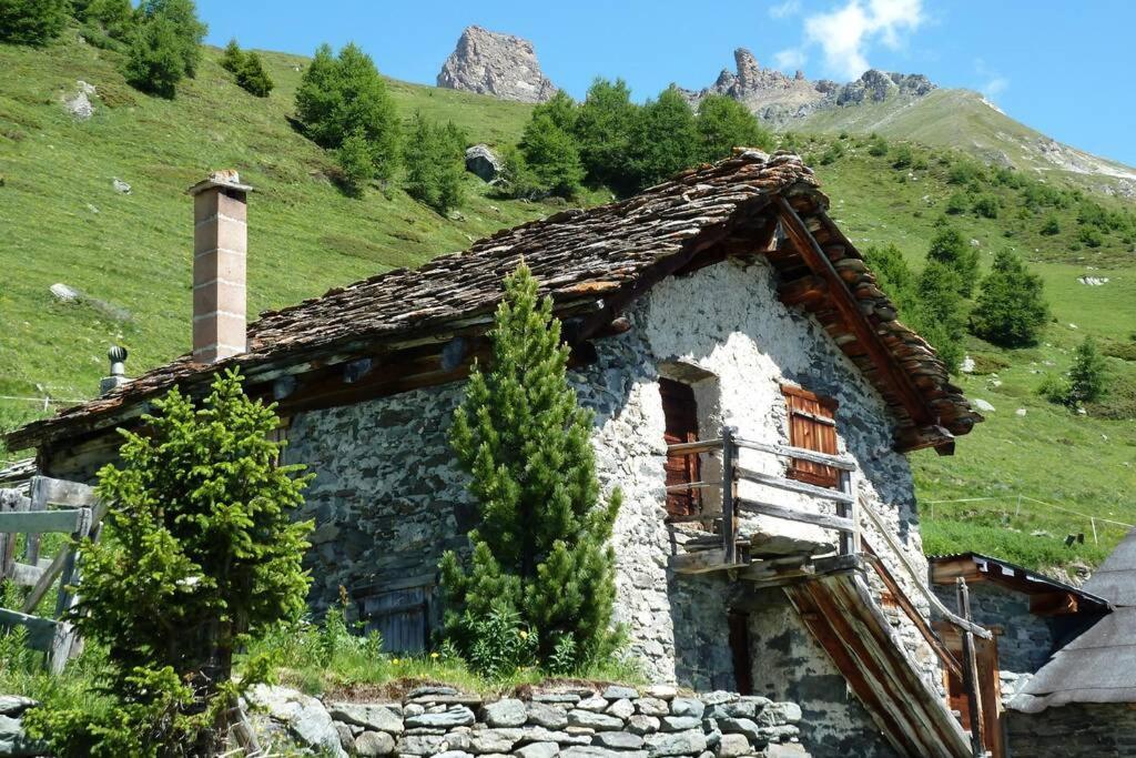 Appartement "Le Ver Luisant" A Saint-Martin, Val D'Herens, Valais المظهر الخارجي الصورة