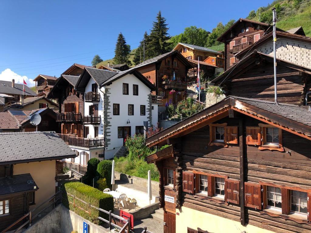 Appartement "Le Ver Luisant" A Saint-Martin, Val D'Herens, Valais المظهر الخارجي الصورة